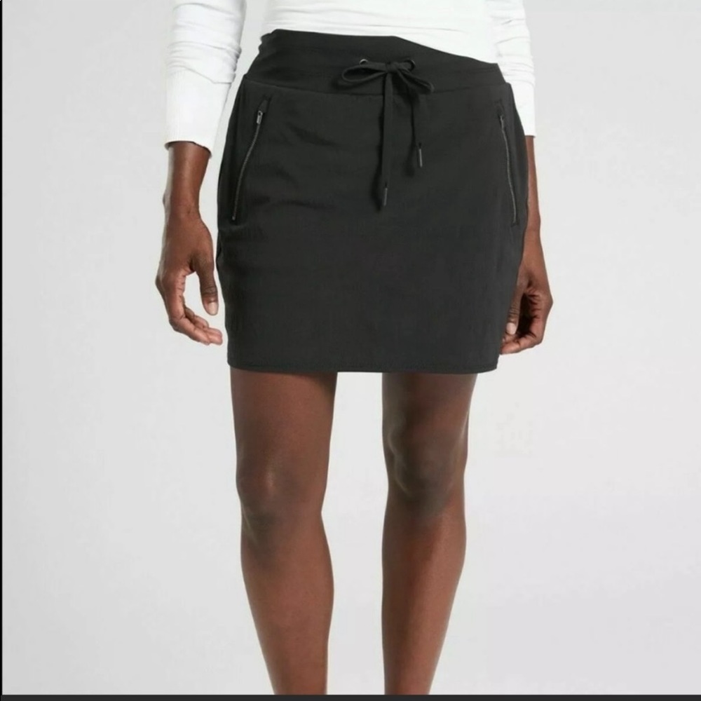 Athleta trekkie north skort in black